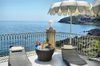 B&B Acireale - Il Cavalluccio Marino Fronte Mare - Mountain view
