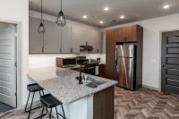 ユーゴゲストスイーツ イリノイ大学 - デパートメント・オブ・マザマティックス周辺のホテル