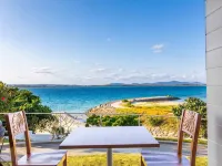 413 Hamahiga Hotel＆Cafe Hotels in Uruma