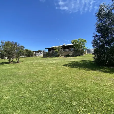 Clifton Beach Lodge