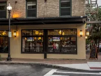 城南菠蘿愉悦酒店 鄰近三一堂的酒店