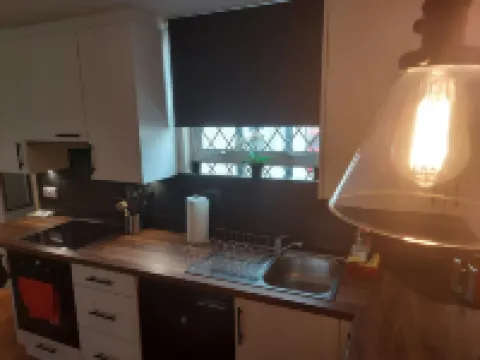 Cosy, king apartment + Free parking