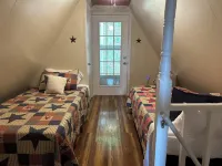 Cherokee Cabin Renovated - Cliff & Lake Views - Cave Run Lake & Red River Gorge فنادق في Menifee County