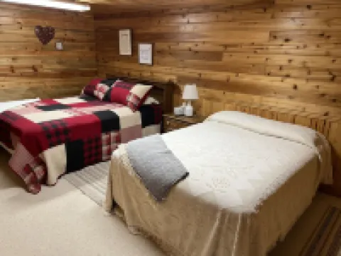 Elk Run-Entire basement-1000 sq ft.-Cleaning fee included.  Sleeps 4-6.