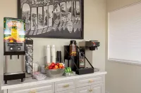 Super 8 by Wyndham Eureka - breakfast