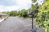 Black Forest Motel Hotels in Gisborne