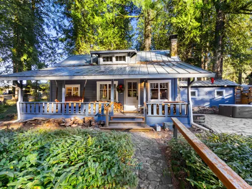 Charming Fishing Cabin with Hot Tub - Cozy Mountain Retreat Hotels in Mt Hood Village