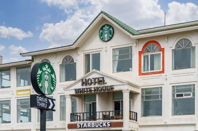 施設外観 ホテル ホワイトハウスの写真