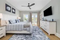 Private Saltwater Pool and Outdoor Oasis - Luxurious Coastal Retreat Hotels in Murrells Inlet
