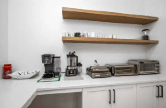 Elegant Indoor Outdoor Oasis - Luxurious Gated Retreat