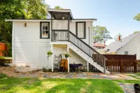 Charming Hideaway with Fast WiFi - Cozy and Stylish Retreat