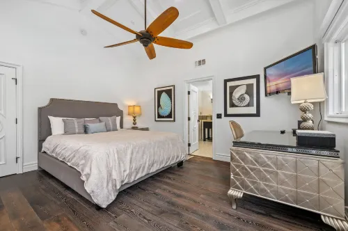 Ocean-View Deck and Gourmet Kitchen - Luxurious Coastal Retreat