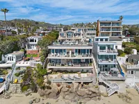 Oceanfront Retreat - Views, Beach Access, Luxury Amenities