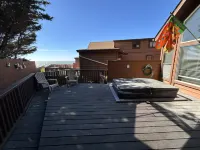 Oceanview Cabin 18 with Private Jacuzzi Hotels in Smith River