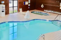 Days Inn & Suites by Wyndham Wausau - Swimmingpools