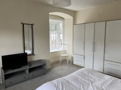 The Talbot and Apartment Hotel di 