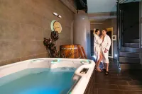 Komló Hotel - スパ