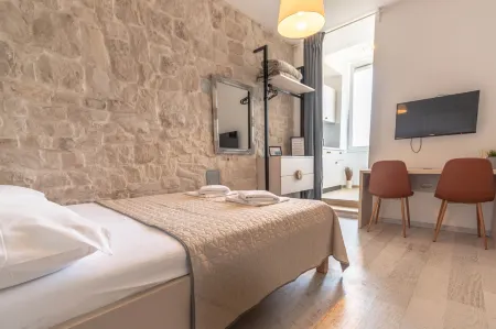 City Center Studio Apartments L&B Отели рядом с достопримечательностью «Амфитеатр в Пуле»