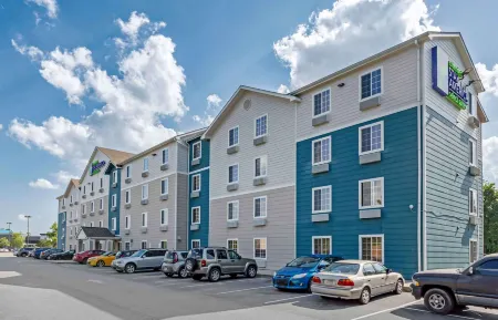 Extended Stay America Select Suites - Fayetteville - West Отели в г. Камберленд