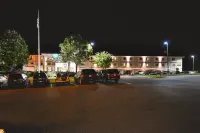 Days Inn by Wyndham Penn State - parking