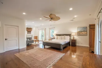 Casa del Arbol by Avantstay Stunning California Estate with Incredible Views 레들랜즈 테메큘라 캠퍼스 대학 주변 호텔