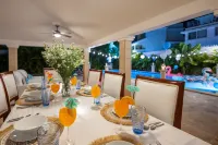 Beachfront 7Br Villa with Pool & Maid