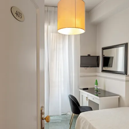 The Port Residence Отели рядом с достопримечательностью «Стадион имени Армандо Пикки»