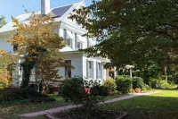 Whole Hearts Bed and Breakfast Hotels in Duncan