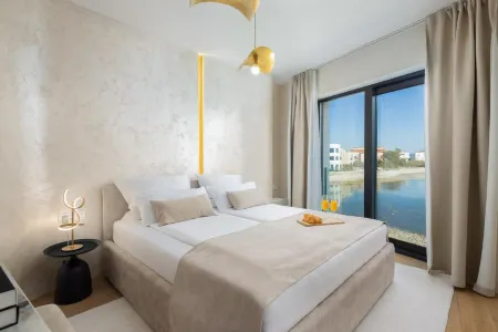 Luxury seafront Villa Noles with heated Pool, Jacuzzi, EV near Zadar