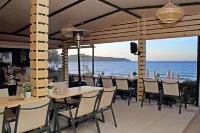 Esperides Beach Hotel Apartments Hotels in Stalos