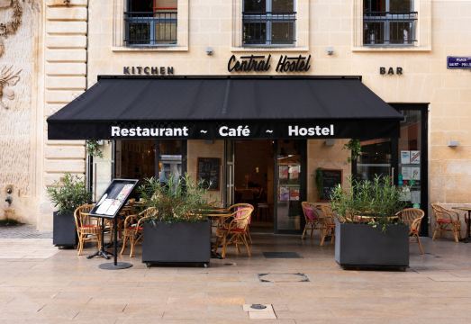 1. 센트럴 호스텔..