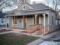 Cozy Retreat | Walk to Unc | Free Cruiser Bikes Hotels in Greeley
