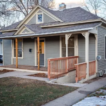 Cozy Retreat | Walk to Unc | Free Cruiser Bikes