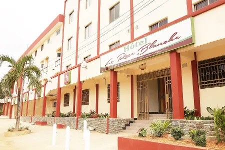Hôtel la Rose Blanche Abidjan Отели в г. Абиджан