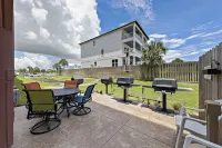 Harbor Place Condominiums by Hosteeva Hotels in Orange Beach