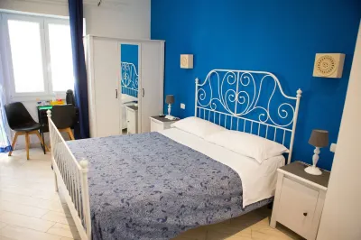 Lanzies Guesthouse Hotel dekat Vila Carpegna