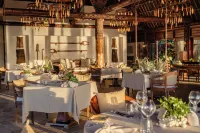 The Wakaya Club & Spa - bar