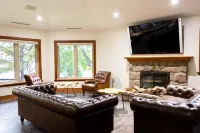 Fairy Bay Lakehouse Hotels in Huntsville