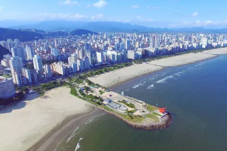 Frente á Praia Wi-Fi Luxo e Requinte Отели рядом с достопримечательностью «Museum of the Port of Santos»