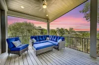 Upscale 5Br Home on Lake Travis with HotTub & Lake Views Hotels in Hudson Bend