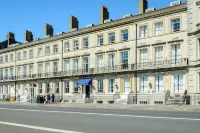 Russell Hotel