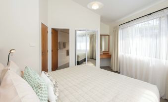Whispering Pines Cottages