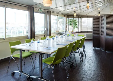 Kyriad Caen Sud - Ifs Отели в г. Барбери