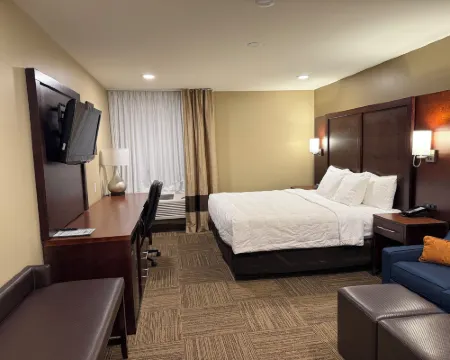 Giles Hotel Inn & Suites Hotels in Pulaski