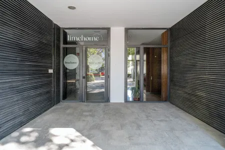 Limehome Valencia Carrer d'Antonio Ferrandis Отели в г. Horta of Valencia