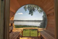 Hutton Brickyards Riverfront Hotel & Venue Отели в г. Ольстер