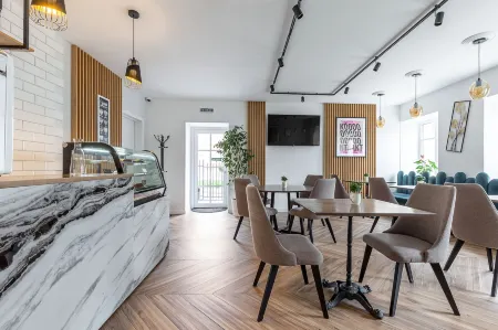 Kontrakt Boutique Hotel Отели рядом с достопримечательностью «Михайловский Златоверхий монастырь»