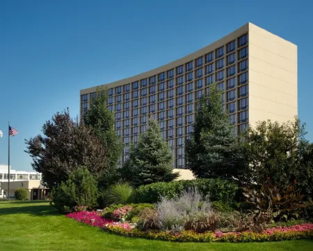 Chicago Marriott Oak Brook Hotels in Oak Brook