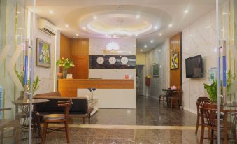 Sen Hotel My Dinh Song Da