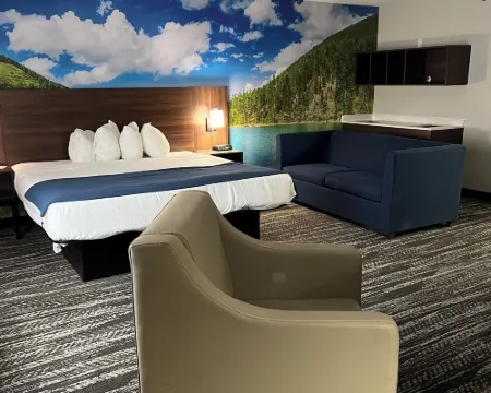 Clarion Pointe-Dillard Near Blue Ridge Mountains Hotels in Dillard